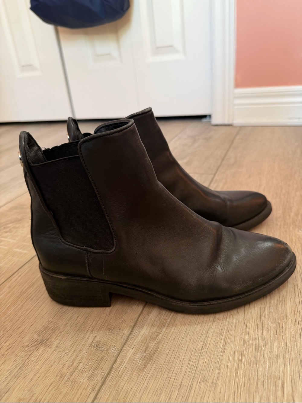 Wishbone Leather Black Chelsea Boot